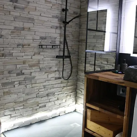 Duplex, 2 Sdb, 2 Chambres, Dans Impasse En Centre-ville דירה